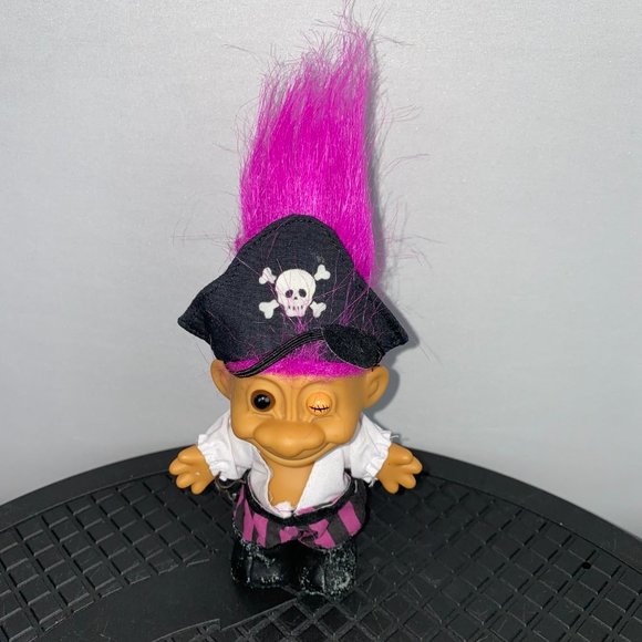 Russ Doll Magenta Pink Hair One Brown Eye Pirate - Picture 2 of 7